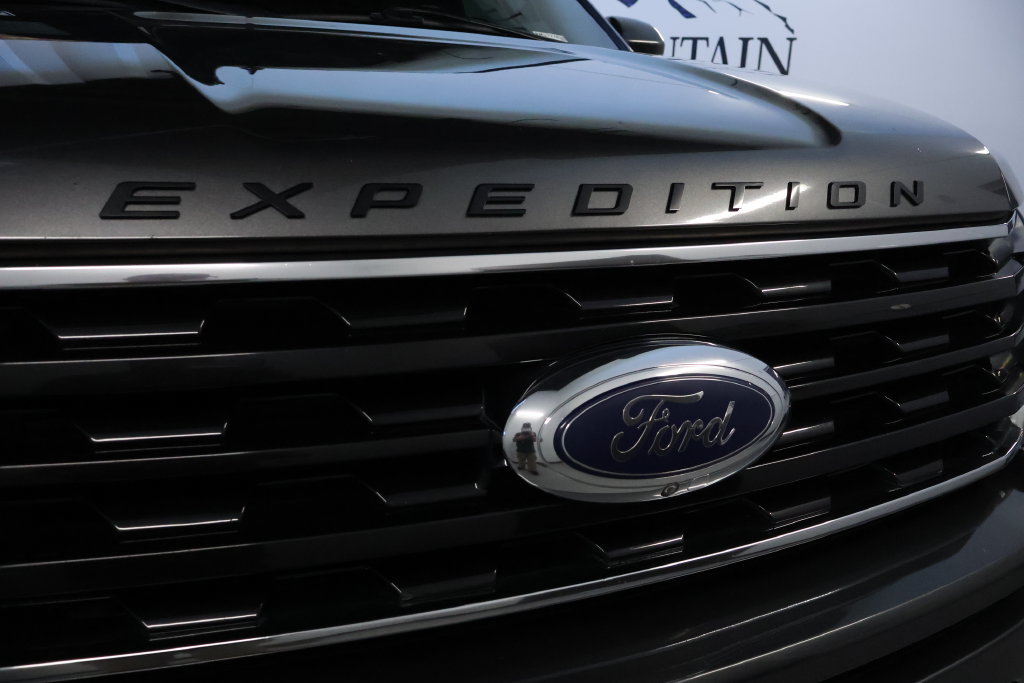 Used 2020 Ford Expedition Limited w/ Equipment Group 303A AWD/4WD image 9