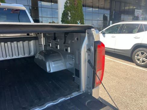 Used 2021 GMC Sierra 1500 Elevation image 10