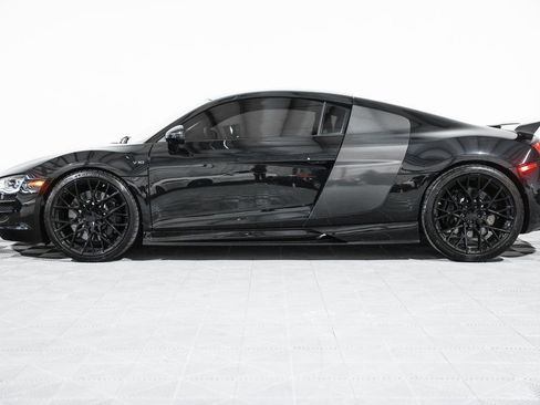 Used 2012 Audi R8 V10 w/ Enhanced Leather Pkg image 11