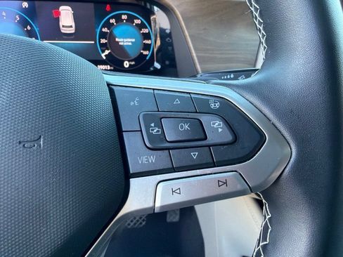 Used 2025 Volkswagen Atlas SE AWD/4WD image 24