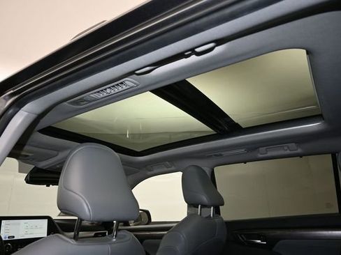 Used 2023 Toyota Highlander Platinum AWD/4WD image 20