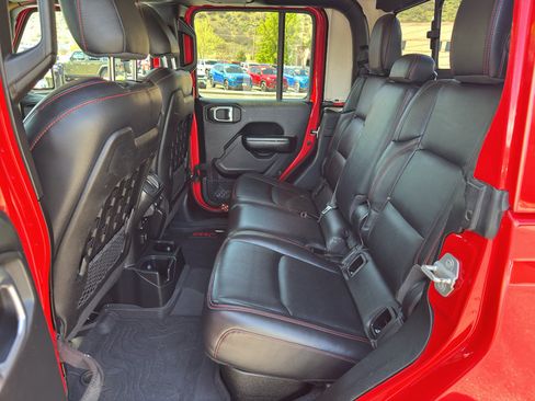 Certified 2020 Jeep Gladiator Rubicon AWD/4WD image 11