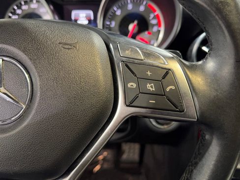 Used 2015 Mercedes-Benz SLK 250 w/ Premium Package image 26