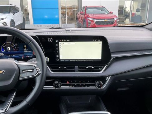 Certified 2025 Chevrolet Equinox LT image 8