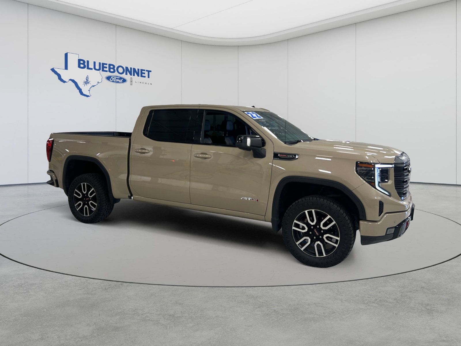 Used 2022 GMC Sierra 1500 AT4 w/ AT4 Premium Package AWD/4WD image 2
