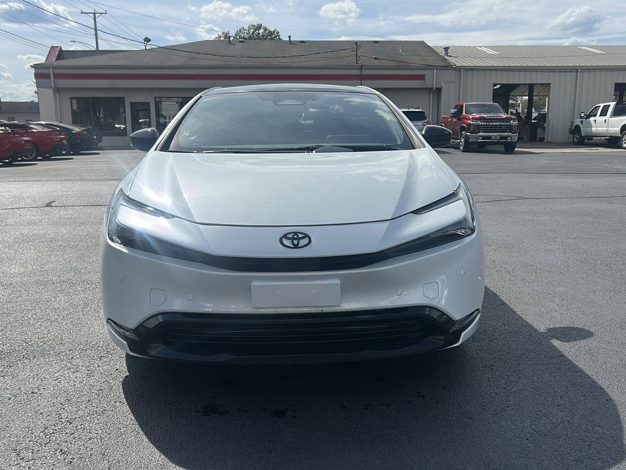 Used 2025 Toyota Prius FWD image 2