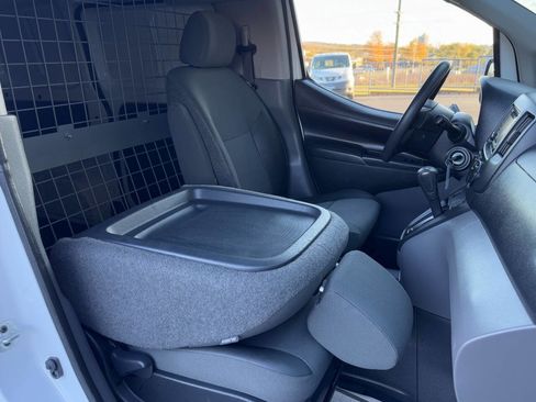 Used 2018 Chevrolet City Express LT image 31