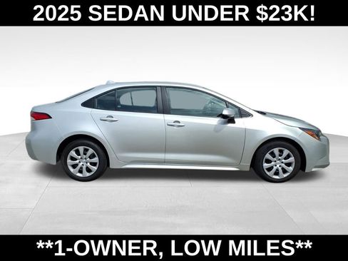 Used 2025 Toyota Corolla LE image 9