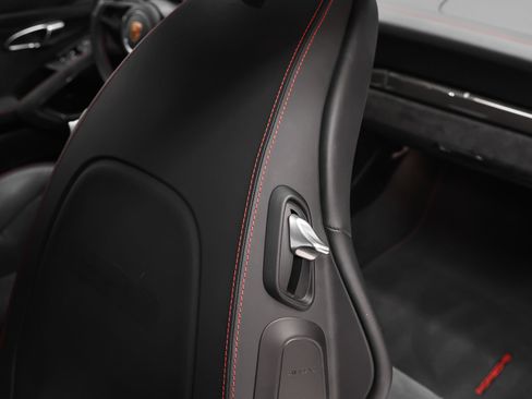 Certified 2018 Porsche 911 GT3 RWD image 31