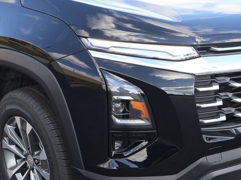 New 2026 Chevrolet Equinox LT w/ Convenience Package II FWD image 3
