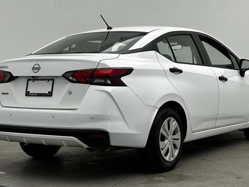 Used 2023 Nissan Versa S w/ Trunk Package image 7