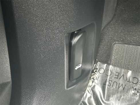 Used 2024 Nissan Ariya AWD image 20