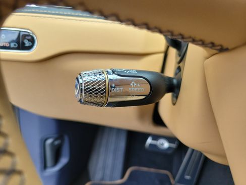 Used 2025 Bentley Flying Spur Plug-In Hybrid AWD/4WD image 61