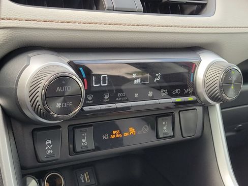 Certified 2025 Toyota RAV4 XLE w/ Convenience Package AWD/4WD image 16