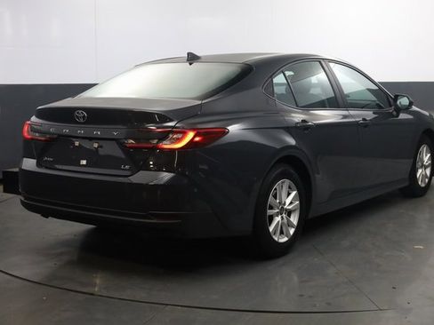 Used 2025 Toyota Camry LE image 5