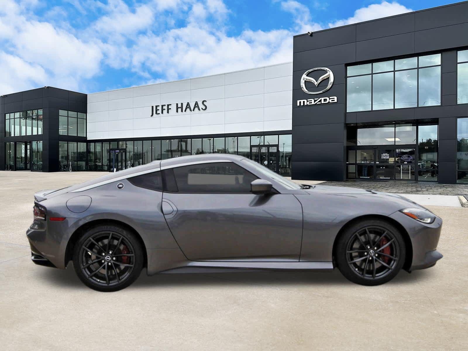 Used 2024 Nissan Z Performance w/ Floor Mat Package RWD image 5