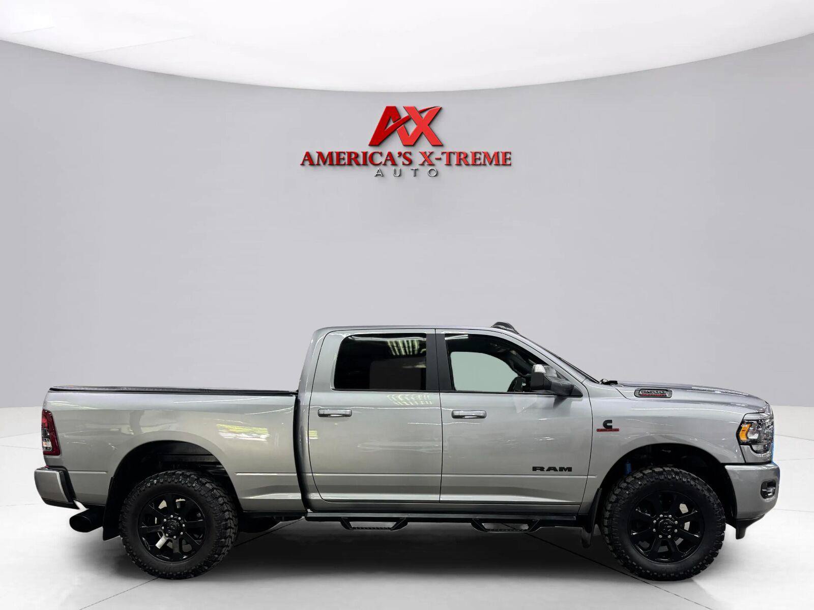 Used 2021 RAM 2500 Big Horn w/ Night Edition AWD/4WD image 8