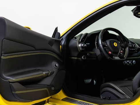 Certified 2019 Ferrari 488 GTB RWD image 33