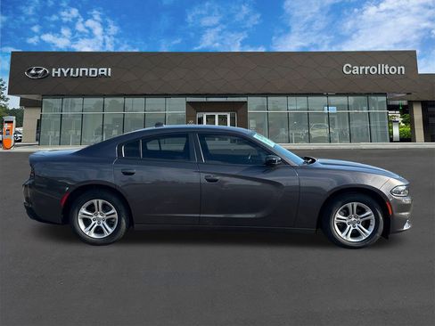 Used 2023 Dodge Charger SXT image 4