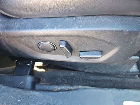 Used 2018 Ford Explorer Sport image 18