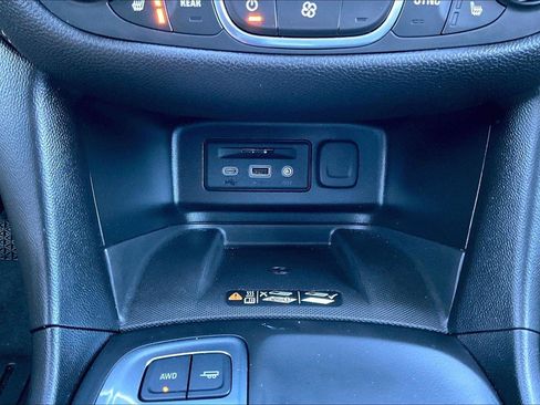 Used 2019 Chevrolet Equinox Premier image 28