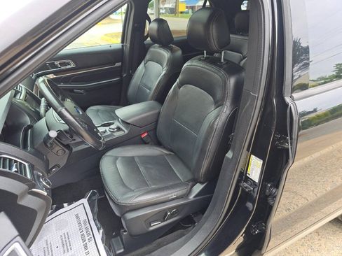 Used 2017 Ford Explorer Limited w/ Equipment Group 301A AWD/4WD image 12