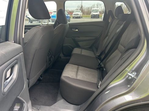 Used 2025 Nissan Rogue SV AWD/4WD image 16