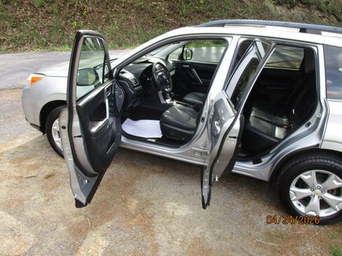 Used 2016 Subaru Forester 2.5i Limited AWD/4WD image 11