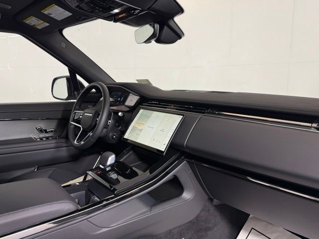 New 2026 Land Rover Range Rover Sport SE AWD/4WD image 18