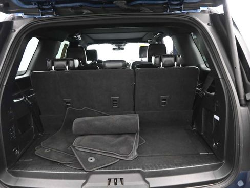 Used 2020 Ford Expedition XLT w/ Equipment Group 202A AWD/4WD image 14