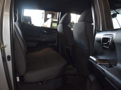 Used 2017 Toyota Tacoma TRD Off-Road image 22