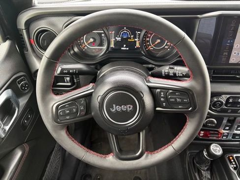 Used 2024 Jeep Wrangler Rubicon AWD/4WD image 22