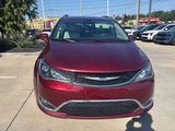 Used 2019 Chrysler Pacifica Touring-L w/ Tire & Wheel Group image 4