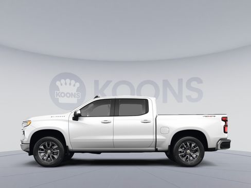 Used 2023 Chevrolet Silverado 1500 LT AWD/4WD image 2