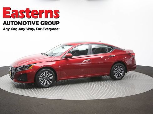 Used 2023 Nissan Altima 2.5 SV w/ SV Premium Package AWD/4WD image 59