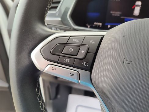 Used 2022 Volkswagen Tiguan SE image 27