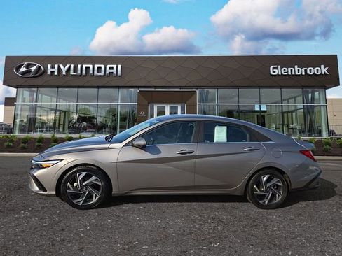 Certified 2024 Hyundai Elantra Limited image 1