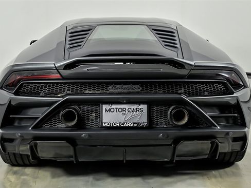 Used 2020 Lamborghini Huracan EVO RWD image 8