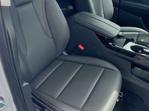 Used 2025 Buick Envision Preferred AWD/4WD image 29