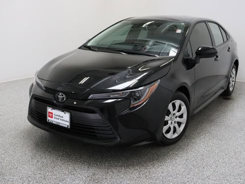 Used 2026 Toyota Corolla LE FWD image 2