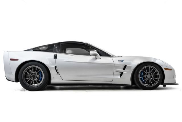 Used 2009 Chevrolet Corvette ZR1 w/ Preferred Equipment Group RWD image 5