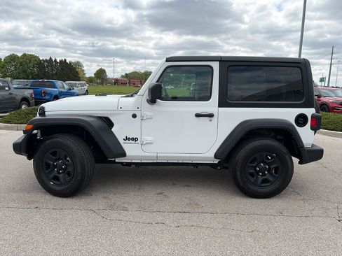Used 2023 Jeep Wrangler Sport AWD/4WD image 4