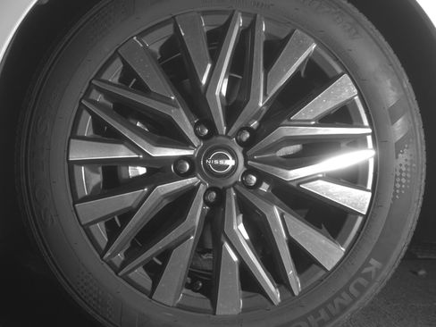 Used 2025 Nissan Altima 2.5 SV FWD image 12