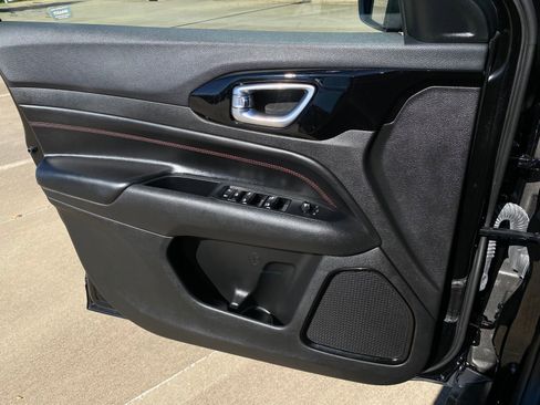 Used 2024 Jeep Compass Trailhawk image 25