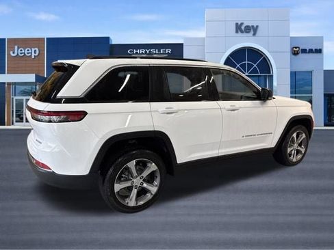 New 2025 Jeep Grand Cherokee Limited w/ Luxury Tech Group II AWD/4WD image 7