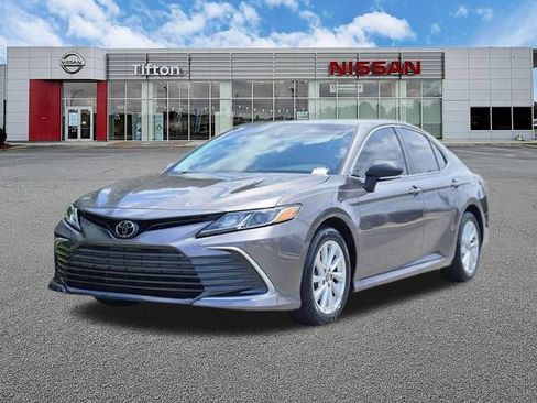 Used 2021 Toyota Camry LE FWD image 8