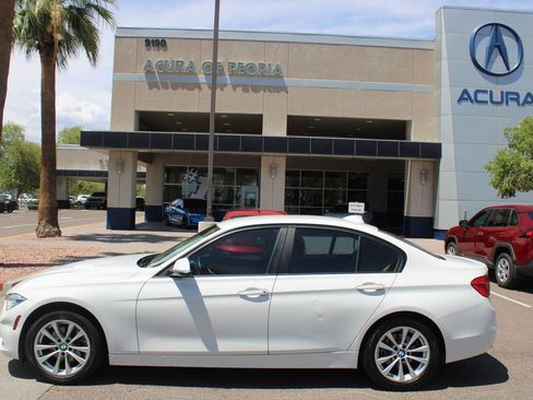 Used 2018 BMW 320i Sedan RWD image 2