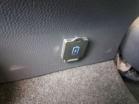 Certified 2023 Toyota Camry SE image 9