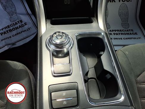 Used 2020 Ford Fusion SE FWD image 13