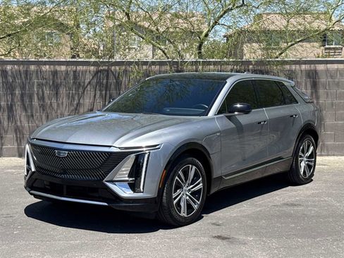 Used 2024 Cadillac Lyriq Luxury RWD image 3